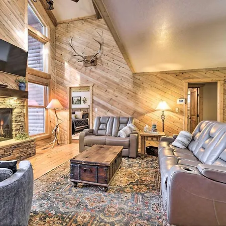 Blue Spruce Cabin With Hot Tub And Resort Amenities